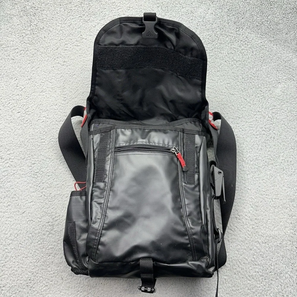 Nike ACG Avant Garde Black Messenger Crossbody Bag 00-10-12-EKG Nylon/Polyamide